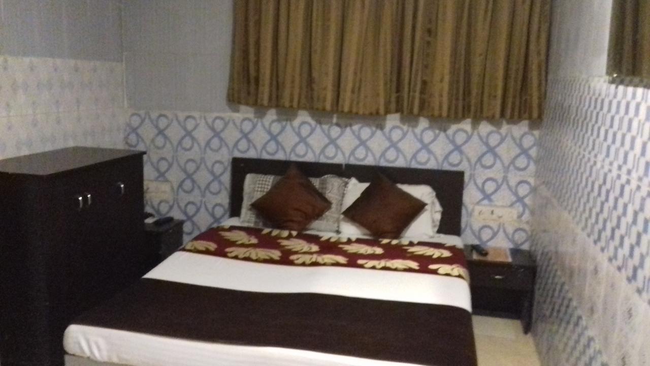 Hotel Majesty Palace Mumbai Exterior foto